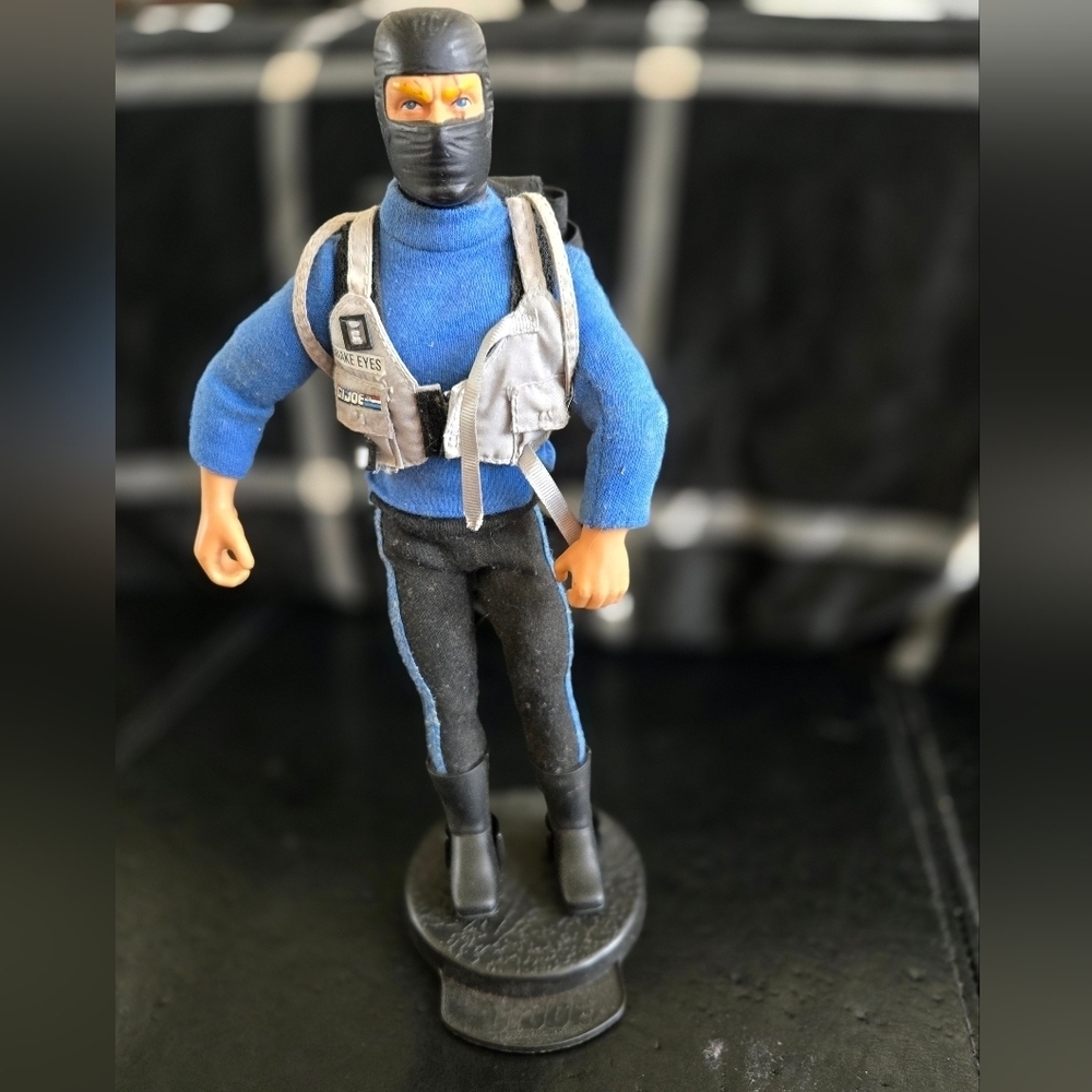 Hasbro '92 GI Joe Snake Eyes Action Figure W/ Stand Backpack 11" EUC Collectible - Picture 2 of 7